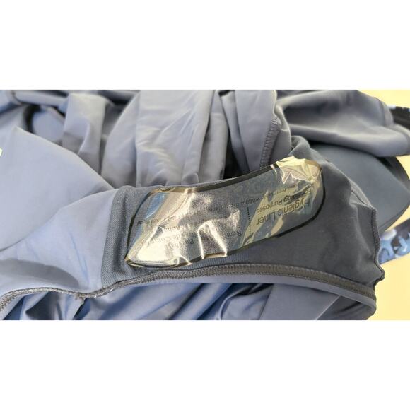 Mazu Apparel Womens Navy Iridescent Bloom Twist Knot One Piece Swimdress 22W NWT - Picture 9 of 12